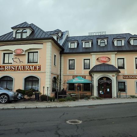 Hotel Bohemia Excellent Klášterec nad Ohří Buitenkant foto