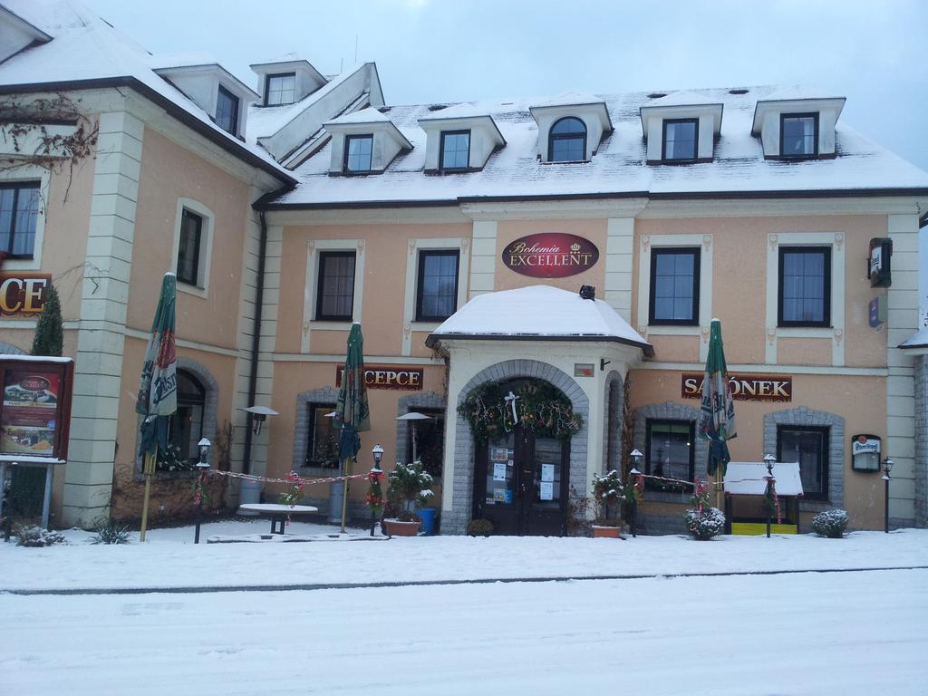 Hotel Bohemia Excellent Klášterec nad Ohří Buitenkant foto