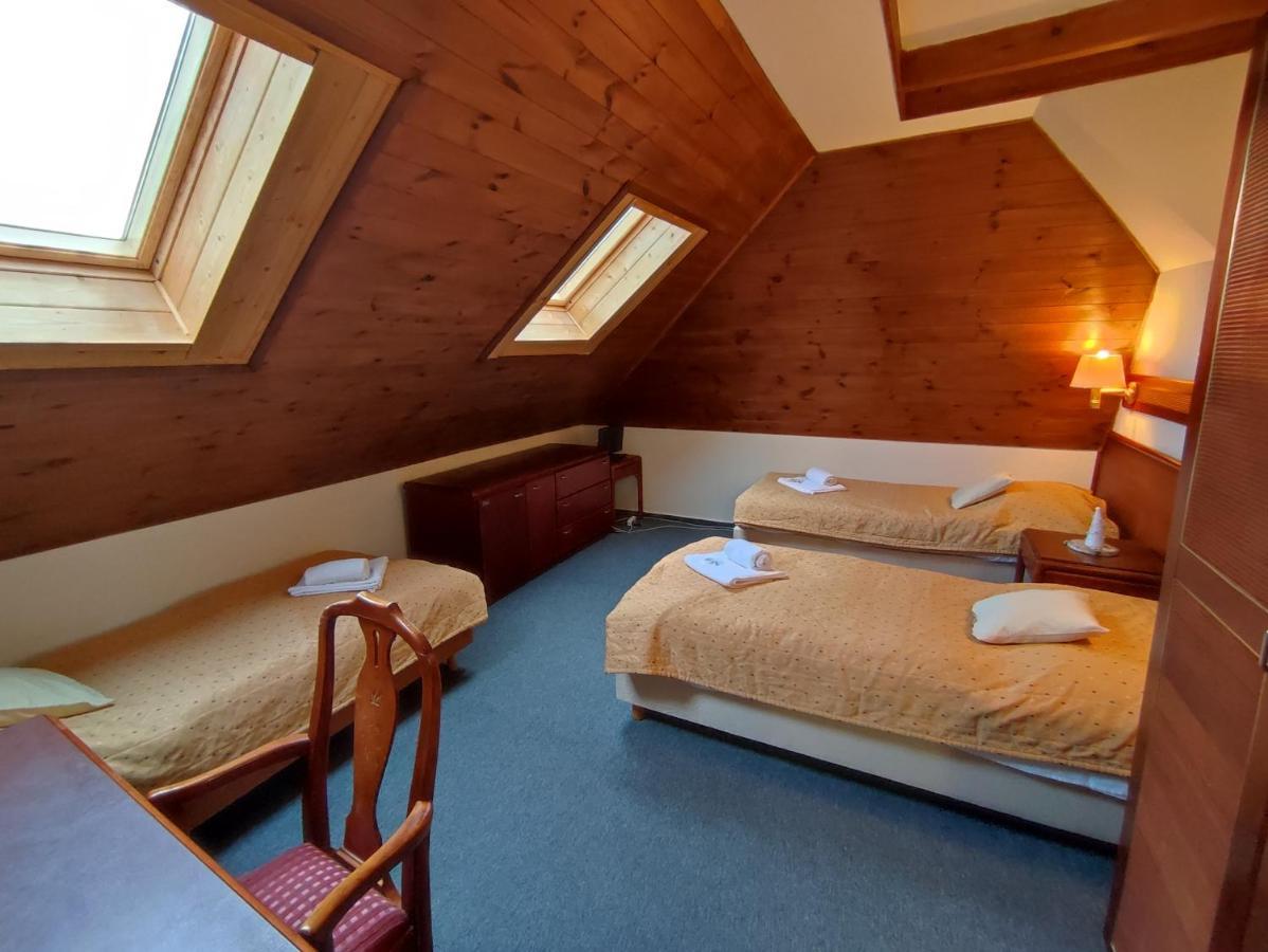 Hotel Bohemia Excellent Klášterec nad Ohří Buitenkant foto