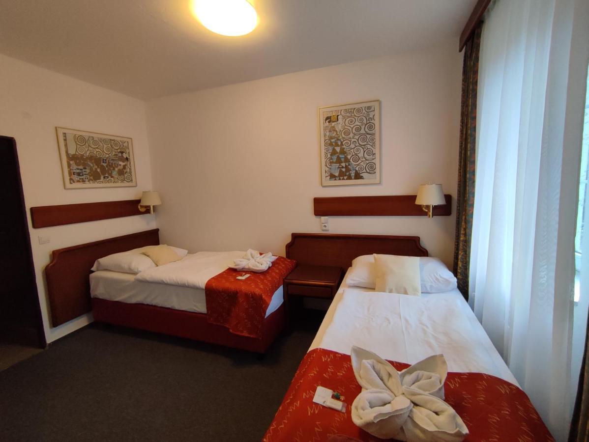 Hotel Bohemia Excellent Klášterec nad Ohří Buitenkant foto