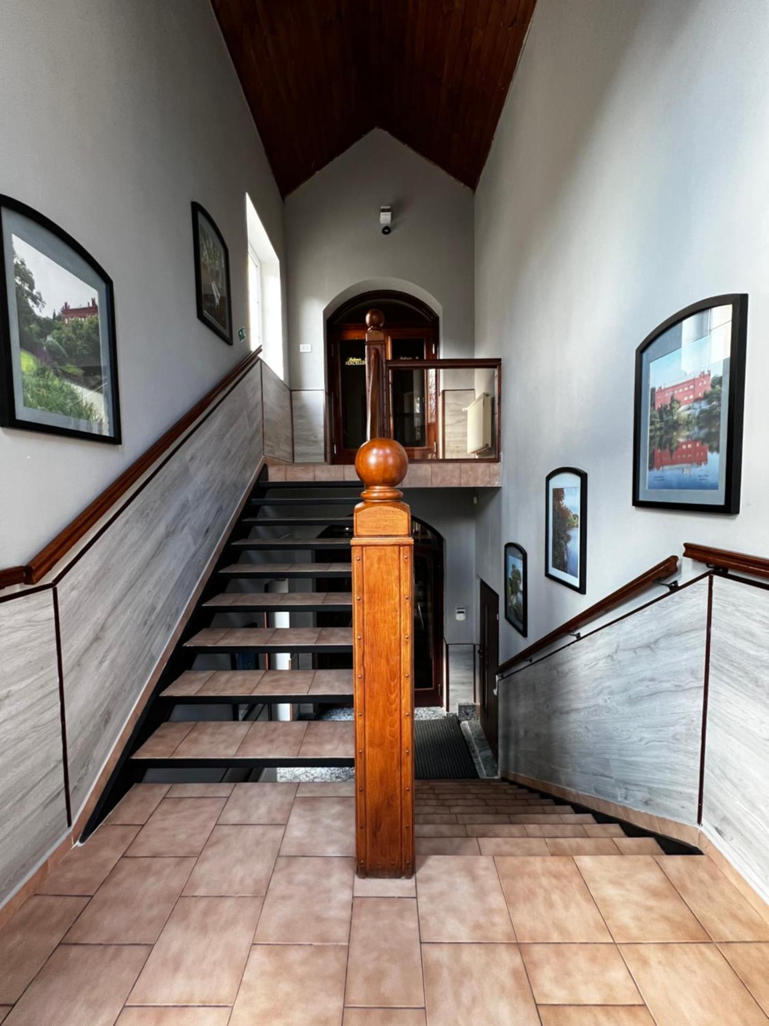 Hotel Bohemia Excellent Klášterec nad Ohří Buitenkant foto