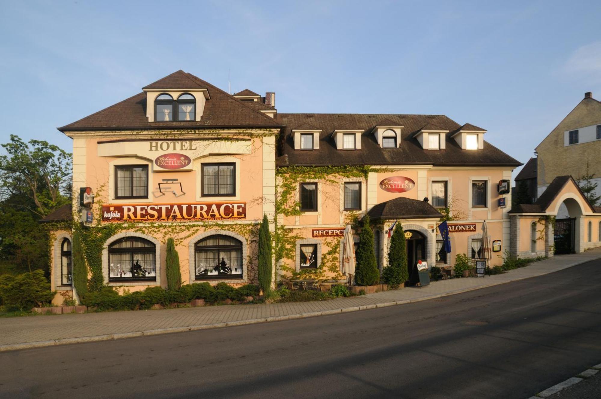 Hotel Bohemia Excellent Klášterec nad Ohří Buitenkant foto